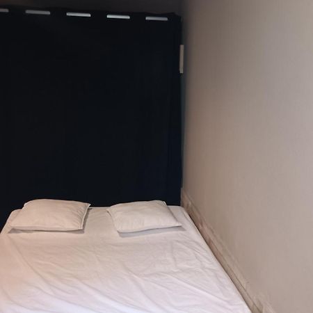 Appartement Pour 4 Personnes Dans Une Rue Tres Calme Saint-Laurent-le-Minier Екстериор снимка