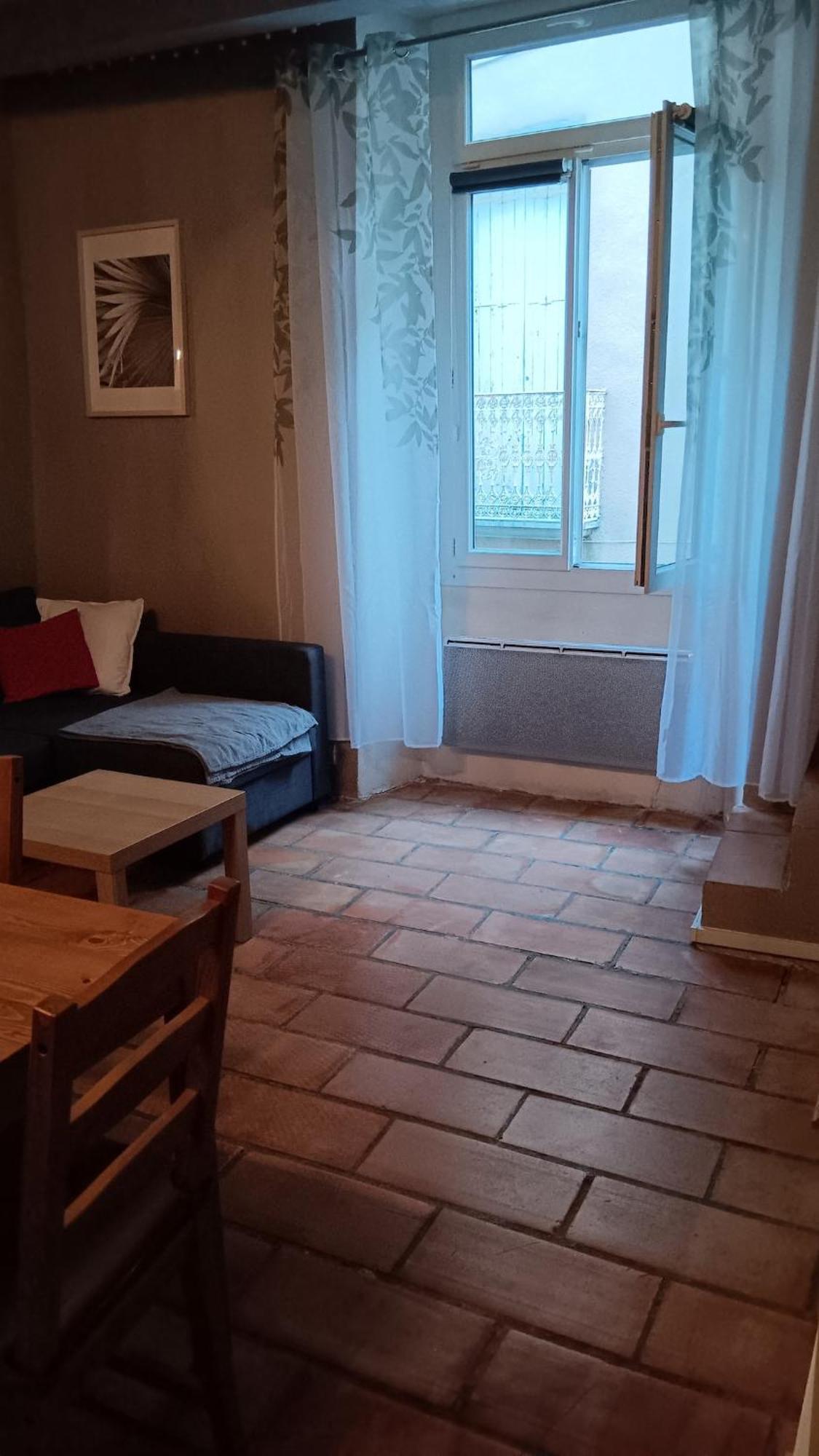 Appartement Pour 4 Personnes Dans Une Rue Tres Calme Saint-Laurent-le-Minier Екстериор снимка